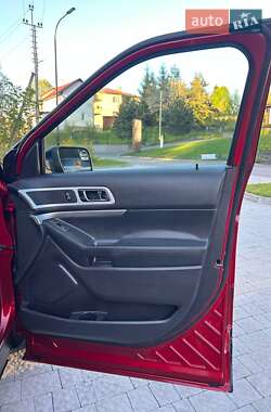 Позашляховик / Кросовер Ford Explorer 2012 в 