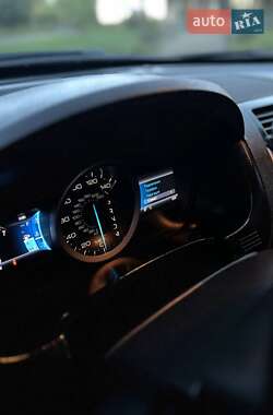 Позашляховик / Кросовер Ford Explorer 2012 в 