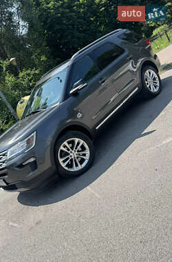 Внедорожник / Кроссовер Ford Explorer 2018 в 