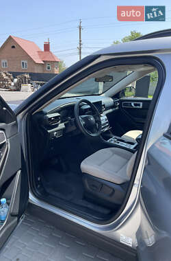 Позашляховик / Кросовер Ford Explorer 2020 в 