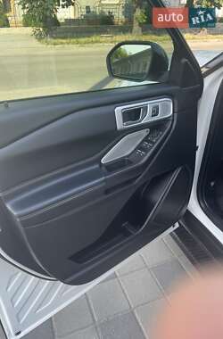 Внедорожник / Кроссовер Ford Explorer 2019 в 