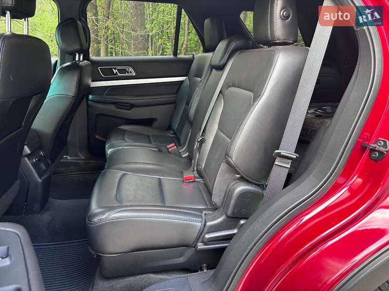 Внедорожник / Кроссовер Ford Explorer 2016 в Хмельницком