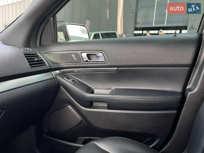 Позашляховик / Кросовер Ford Explorer 2017 в Львові