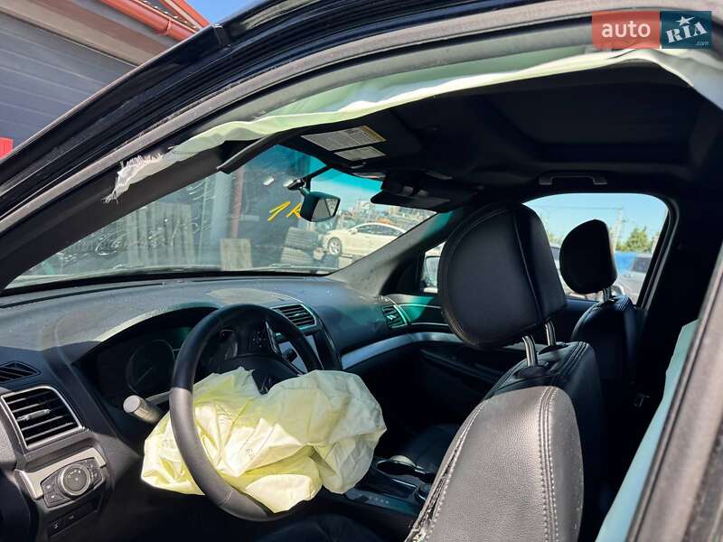 Позашляховик / Кросовер Ford Explorer 2015 в Львові фото 13 Позашляховик / Кросовер Ford Explorer 2015 в Львові