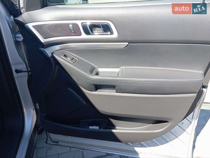 Внедорожник / Кроссовер Ford Explorer 2013 в Дубно