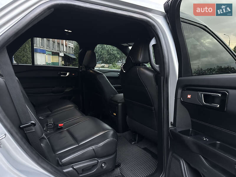 Внедорожник / Кроссовер Ford Explorer 2022 в Ровно