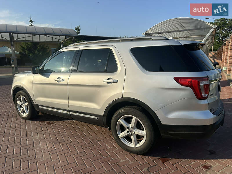 Внедорожник / Кроссовер Ford Explorer 2018 в Ровно