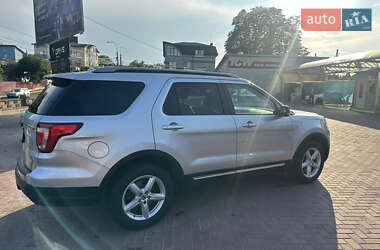 Позашляховик / Кросовер Ford Explorer 2018 в 