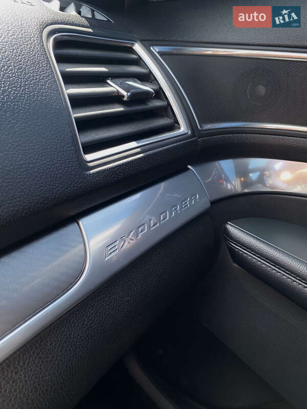 Внедорожник / Кроссовер Ford Explorer 2018 в Виннице