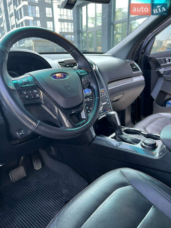 Позашляховик / Кросовер Ford Explorer 2016 в Івано-Франківську