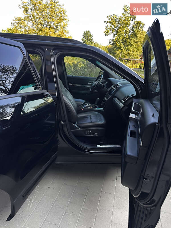 Позашляховик / Кросовер Ford Explorer 2016 в Івано-Франківську