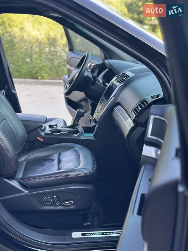 Позашляховик / Кросовер Ford Explorer 2016 в Івано-Франківську