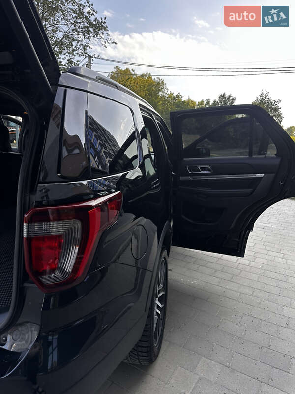 Позашляховик / Кросовер Ford Explorer 2016 в Івано-Франківську