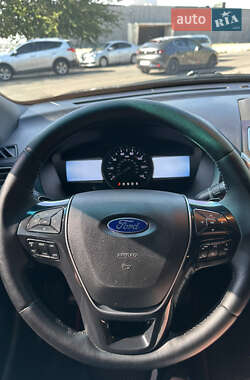 Позашляховик / Кросовер Ford Explorer 2016 в 