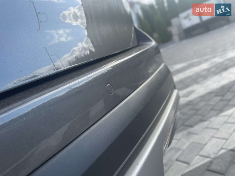 Позашляховик / Кросовер Ford Explorer 2016 в Рівному