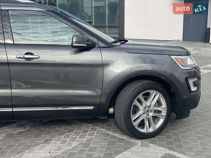 Позашляховик / Кросовер Ford Explorer 2016 в Рівному