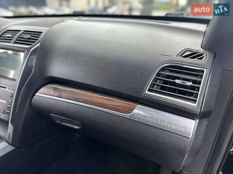 Внедорожник / Кроссовер Ford Explorer 2017 в Виннице