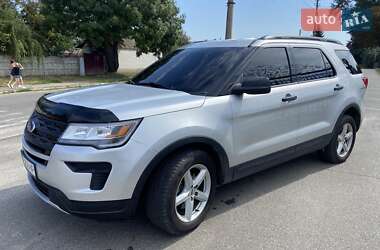 Позашляховик / Кросовер Ford Explorer 2018 в 