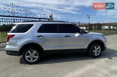 Позашляховик / Кросовер Ford Explorer 2018 в 