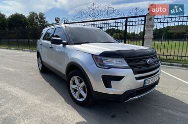 Позашляховик / Кросовер Ford Explorer 2018 в 
