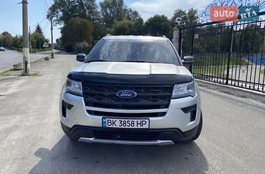 Позашляховик / Кросовер Ford Explorer 2018 в 