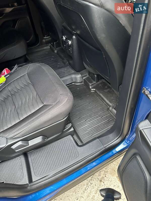 Позашляховик / Кросовер Ford Explorer 2020 в Вараші