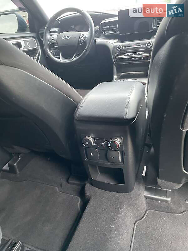 Позашляховик / Кросовер Ford Explorer 2020 в Вараші