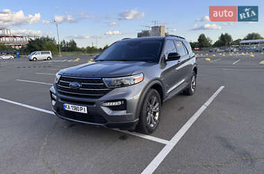 Позашляховик / Кросовер Ford Explorer 2022 в 