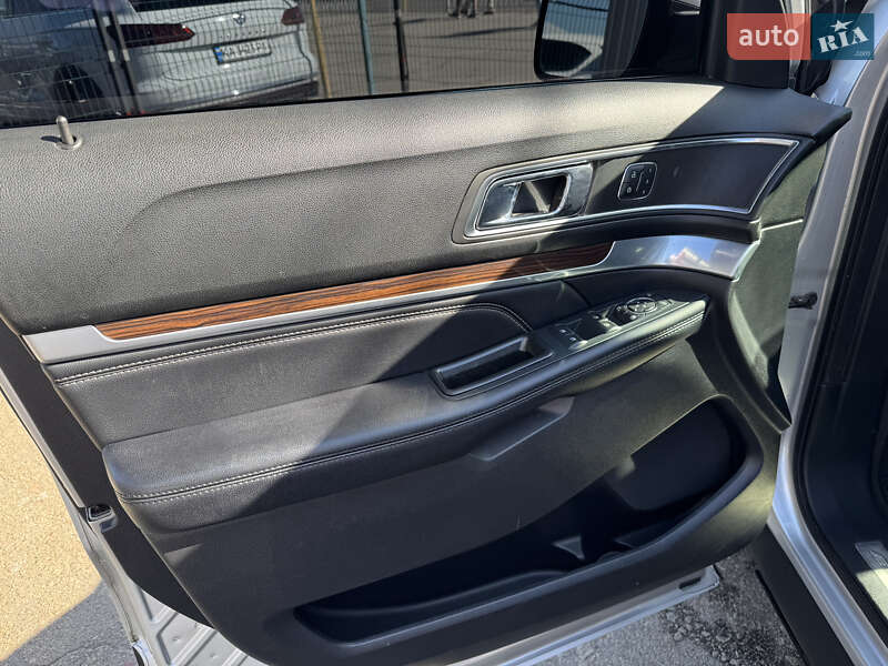 Позашляховик / Кросовер Ford Explorer 2018 в Києві