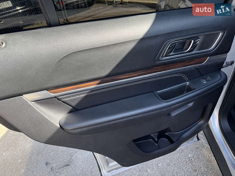 Позашляховик / Кросовер Ford Explorer 2018 в Києві