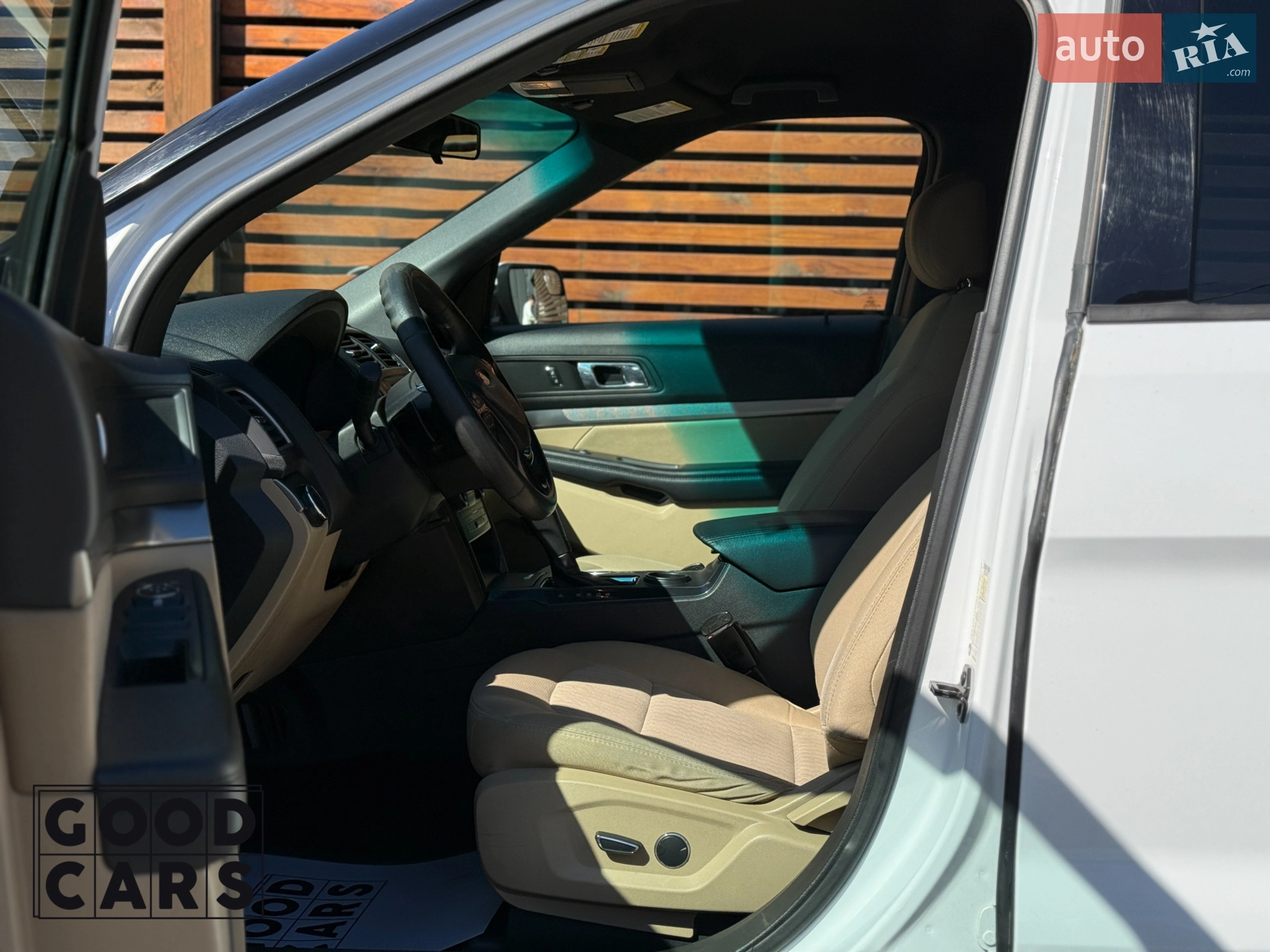 2017 Ford Explorer - мініатюра 16