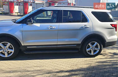 Внедорожник / Кроссовер Ford Explorer 2017 в 