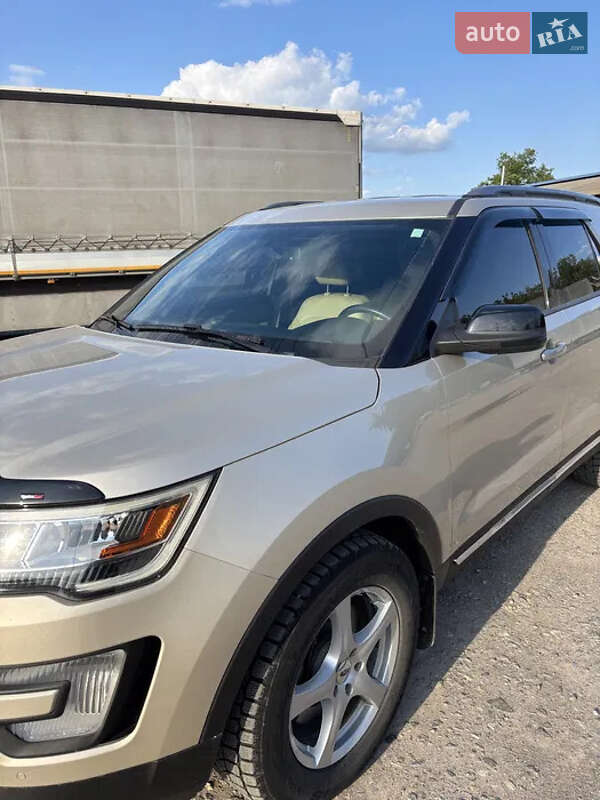 Внедорожник / Кроссовер Ford Explorer 2017 в Ровно