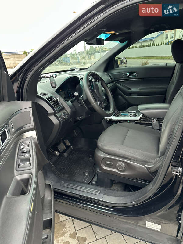 Внедорожник / Кроссовер Ford Explorer 2016 в Калуше