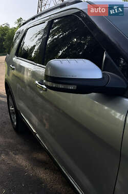 Внедорожник / Кроссовер Ford Explorer 2013 в 