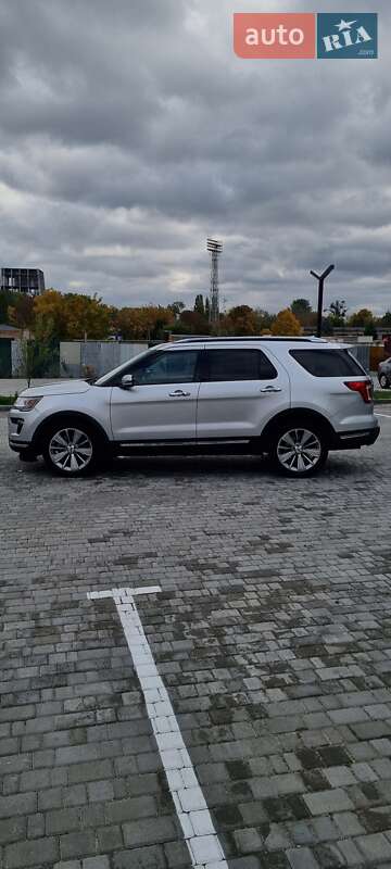 Позашляховик / Кросовер Ford Explorer 2017 в  фото Позашляховик / Кросовер Ford Explorer 2017 в