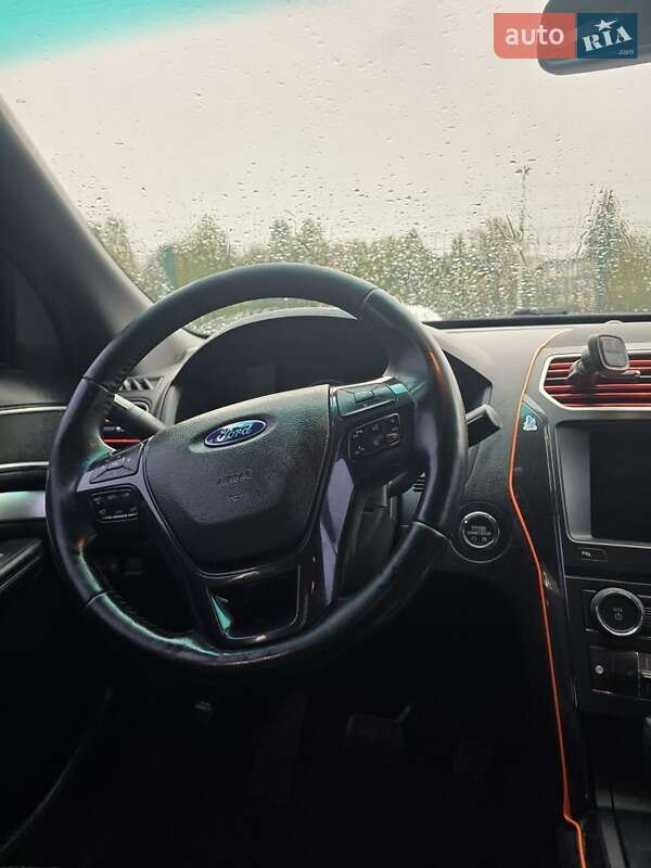 Позашляховик / Кросовер Ford Explorer 2016 в Києві