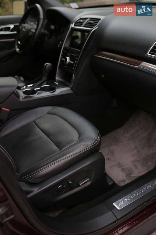 Внедорожник / Кроссовер Ford Explorer 2018 в Кременце