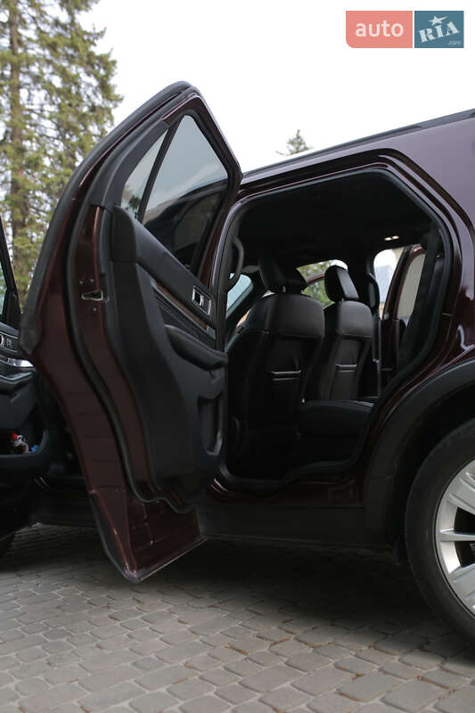 Внедорожник / Кроссовер Ford Explorer 2018 в Кременце