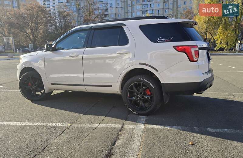 Позашляховик / Кросовер Ford Explorer 2016 в Броварах
