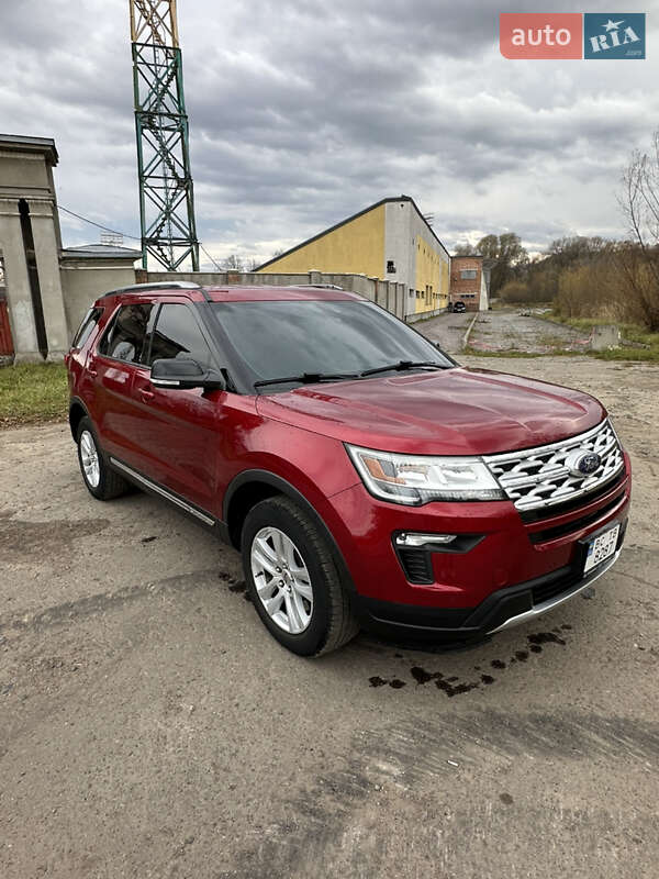 Позашляховик / Кросовер Ford Explorer 2018 в Рівному
