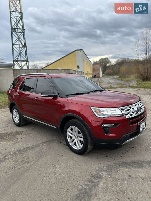 Позашляховик / Кросовер Ford Explorer 2018 в Рівному