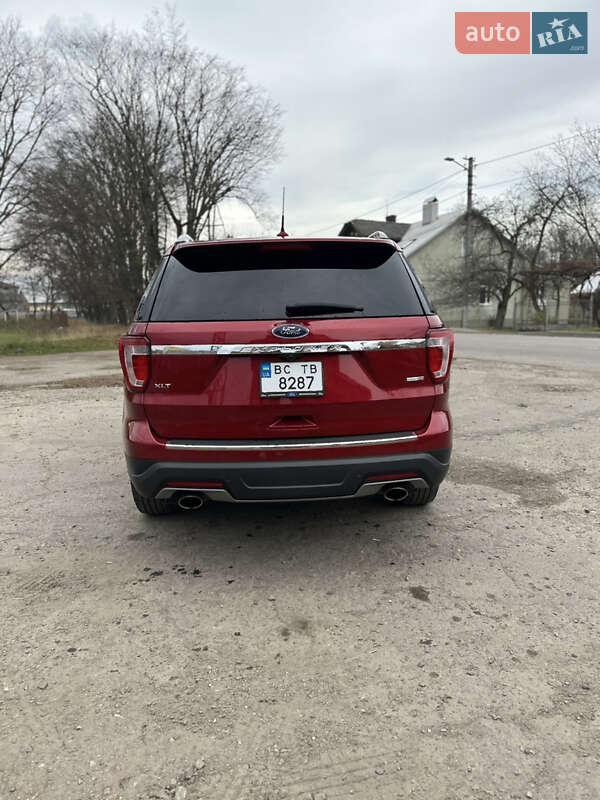 Позашляховик / Кросовер Ford Explorer 2018 в Рівному