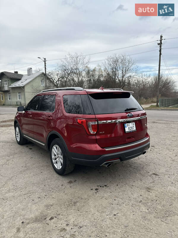 Позашляховик / Кросовер Ford Explorer 2018 в Рівному