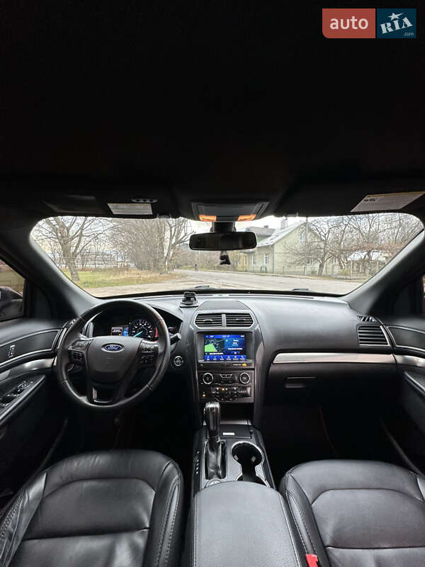 Позашляховик / Кросовер Ford Explorer 2018 в Рівному