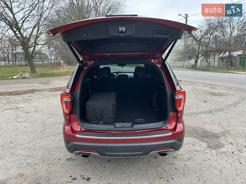 Позашляховик / Кросовер Ford Explorer 2018 в Рівному