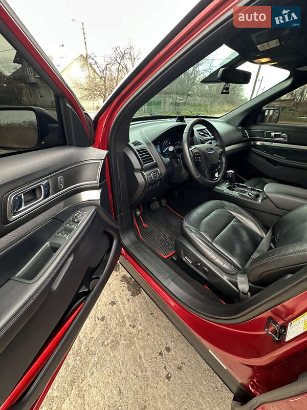 Позашляховик / Кросовер Ford Explorer 2018 в Рівному