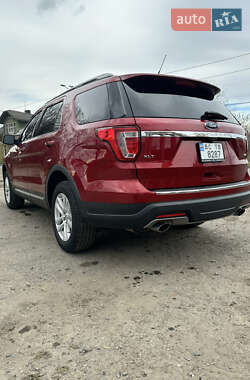 Позашляховик / Кросовер Ford Explorer 2018 в Рівному