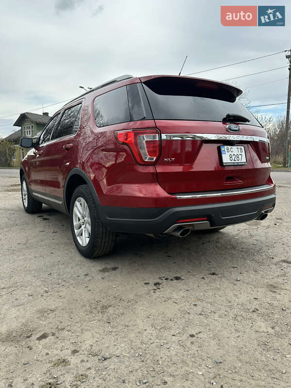Позашляховик / Кросовер Ford Explorer 2018 в Рівному
