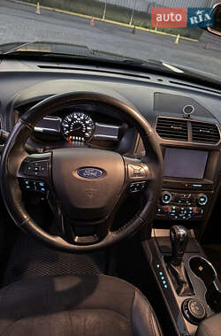 Внедорожник / Кроссовер Ford Explorer 2018 в Черновцах